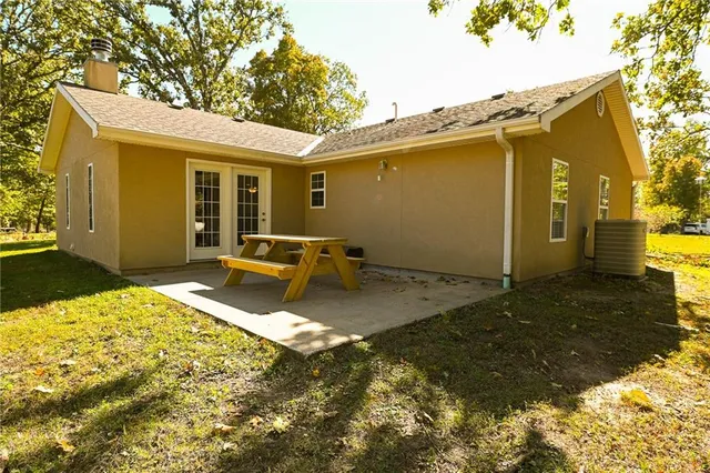 $869,000 | 33981 County Road 96, Cross Timbers, MO 65634