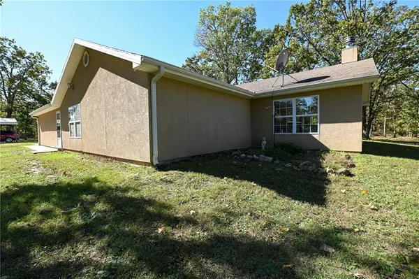 $849,000 | 33981 County Road 96, Cross Timbers, MO 65634