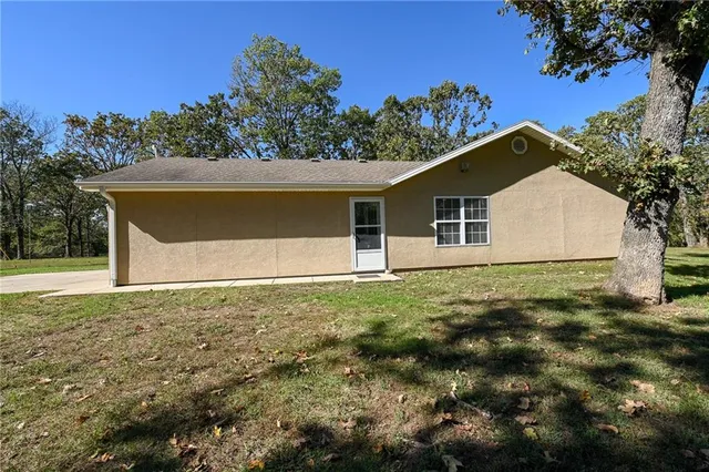 $869,000 | 33981 County Road 96, Cross Timbers, MO 65634