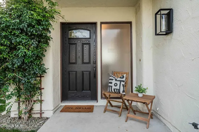 a view of yard with green space