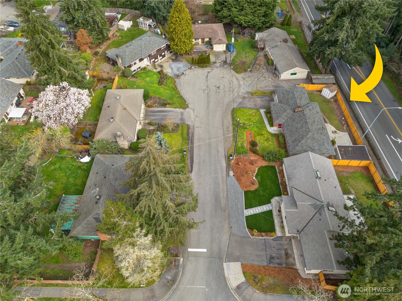 20018 Meridian Place North Shoreline, WA 98133 - Photo 36 of 37 an aerial view of residential houses with outdoor space