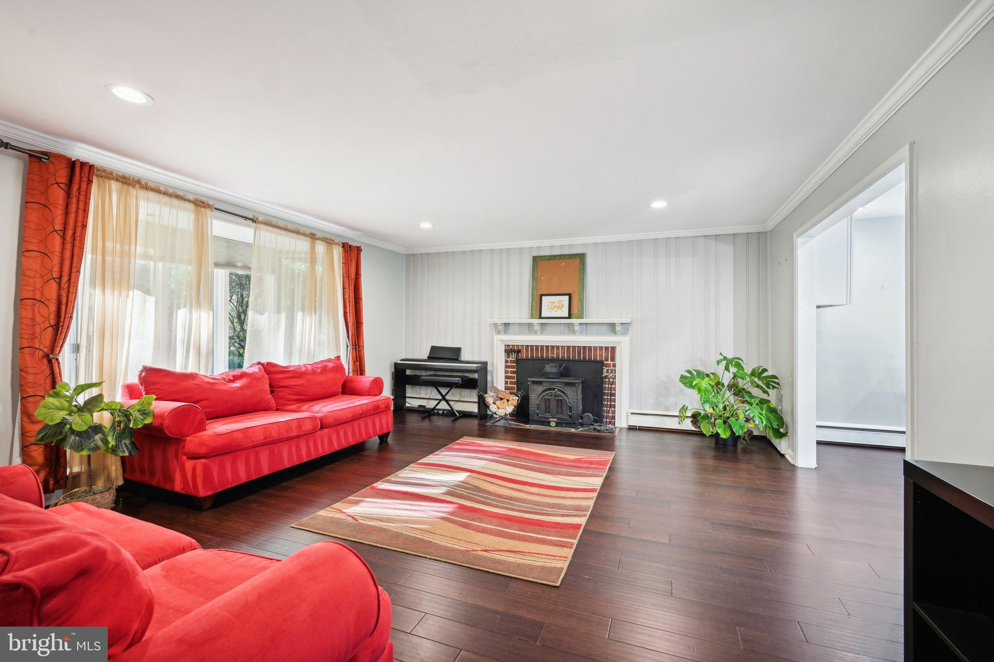 641 Pugh Road Wayne, PA 19087 - Photo 4 of 53