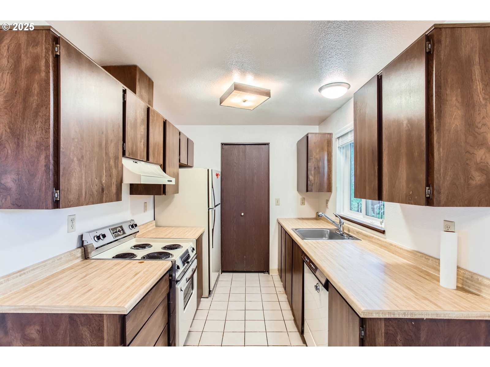 12632 Northwest Barnes Road, Unit 7 Portland, OR 97229 - Photo 9 of 18 Gallery Image 9