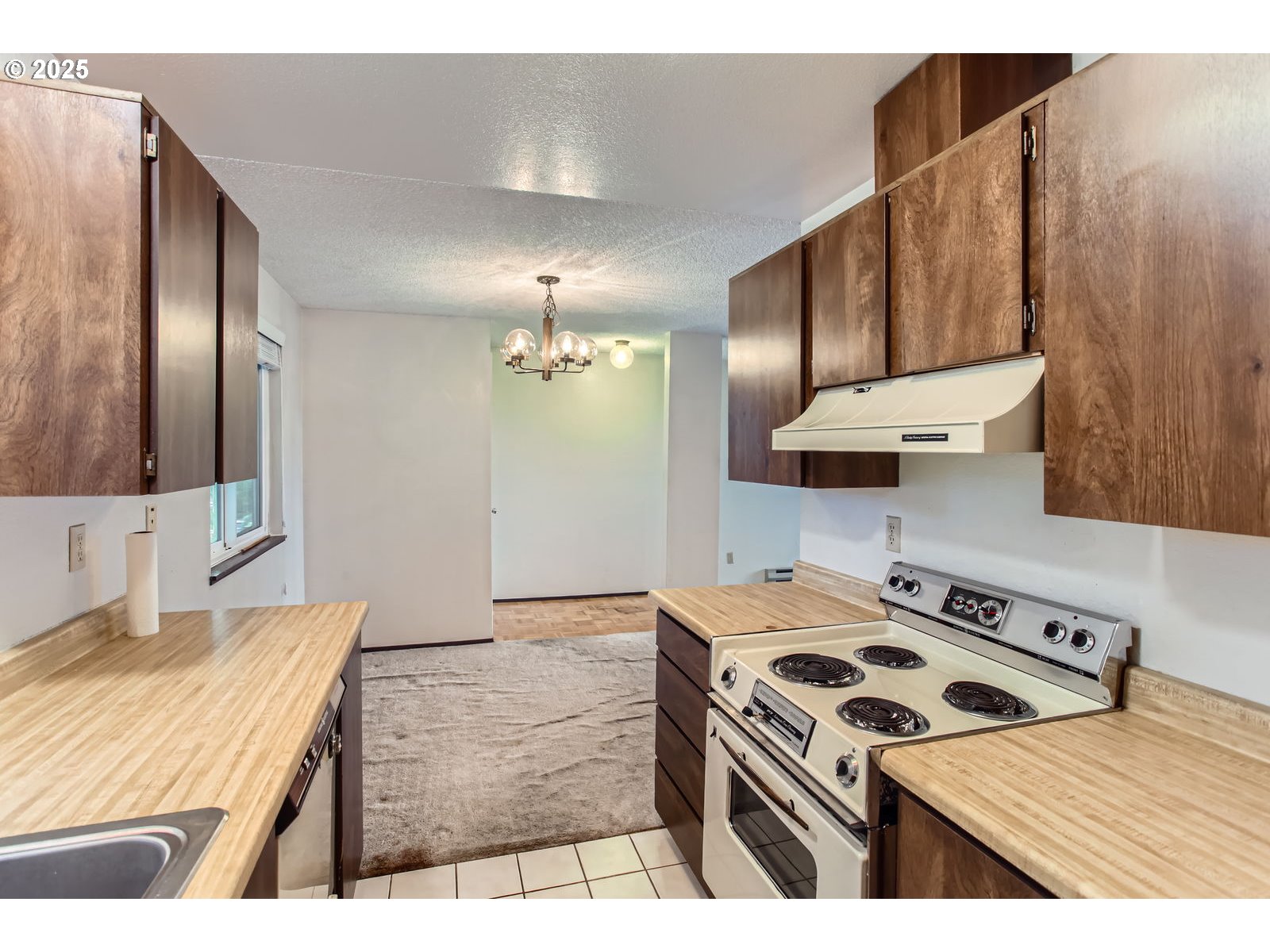 12632 Northwest Barnes Road, Unit 7 Portland, OR 97229 - Photo 10 of 18 Gallery Image 10