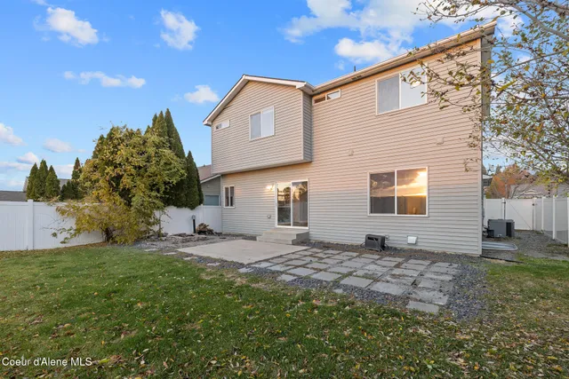 $574,000 | 1424 West Tualatin Drive, Post Falls, ID 83854