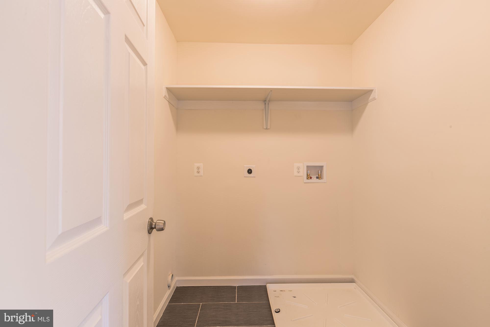 14301 Fullerton Road Woodbridge, VA 22193 - Photo 12 of 44 Gallery Image 12