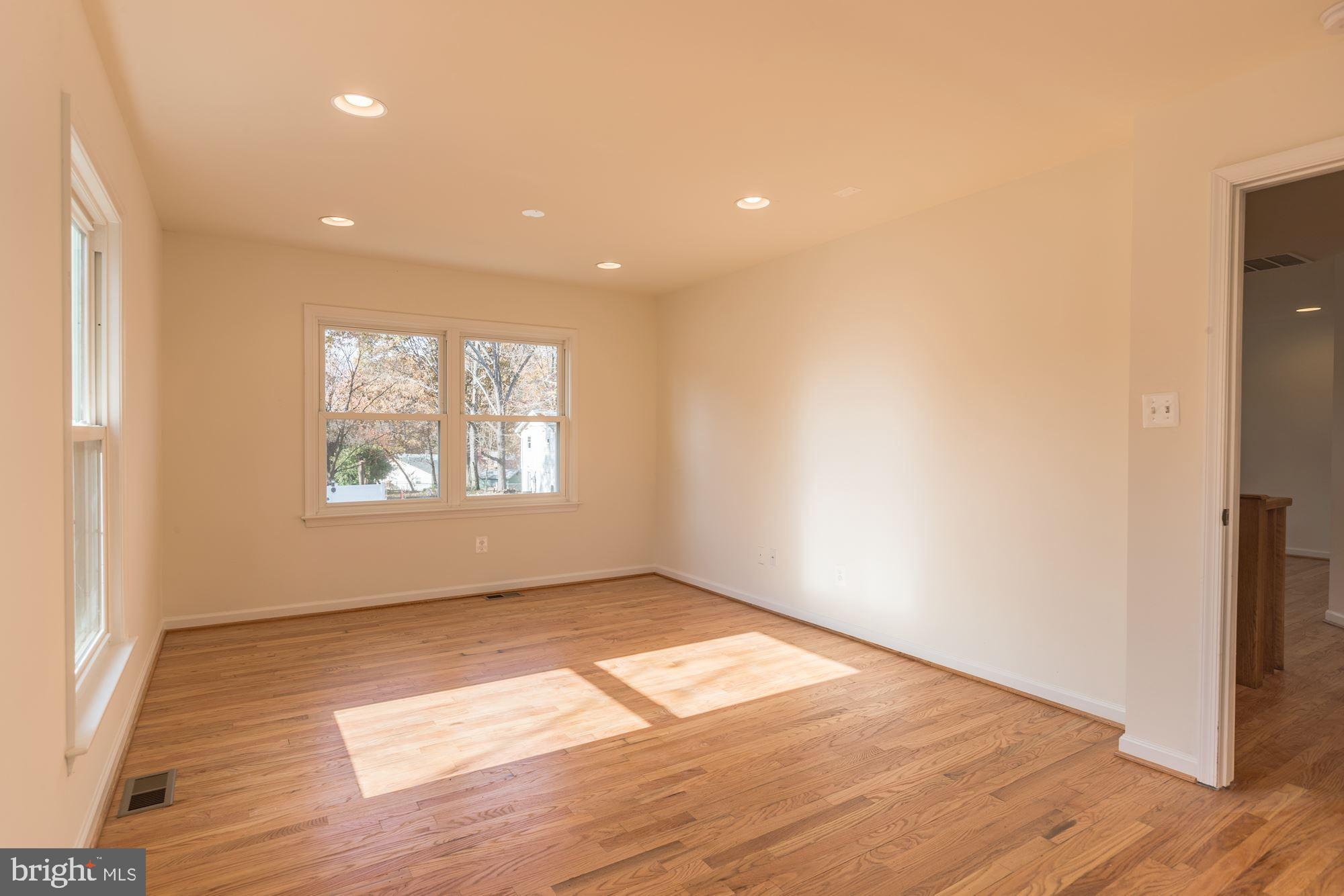 14301 Fullerton Road Woodbridge, VA 22193 - Photo 17 of 44 Gallery Image 17