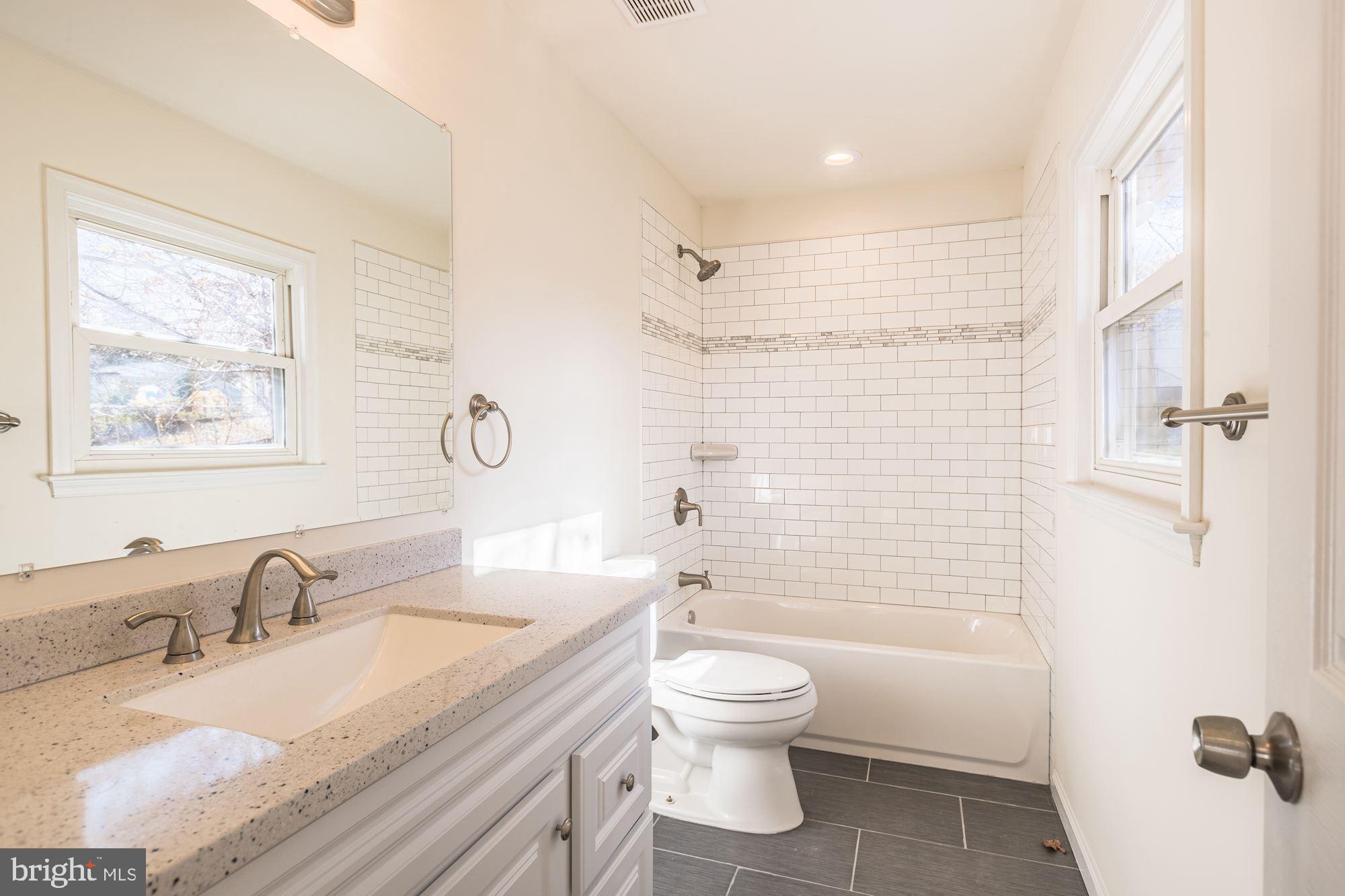 14301 Fullerton Road Woodbridge, VA 22193 - Photo 18 of 44 Gallery Image 18