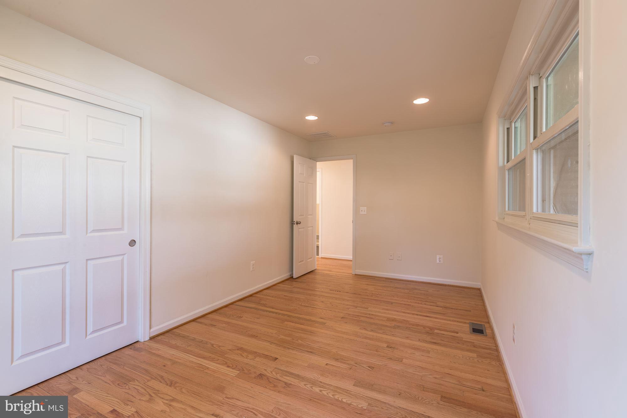 14301 Fullerton Road Woodbridge, VA 22193 - Photo 23 of 44 Gallery Image 23