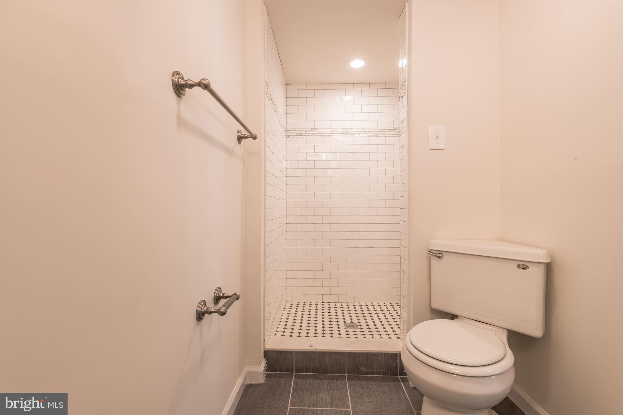 14301 Fullerton Road Woodbridge, VA 22193 - Photo 30 of 44 Gallery Image 30
