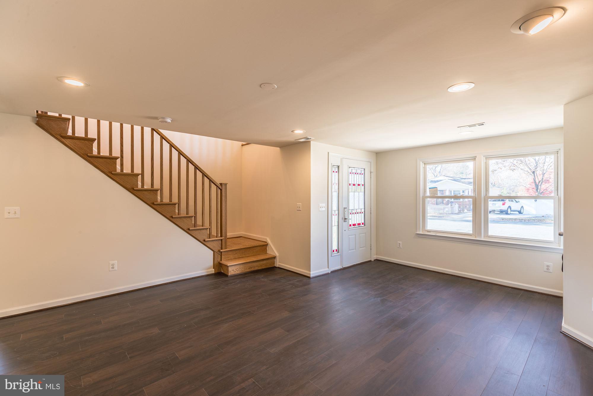 14301 Fullerton Road Woodbridge, VA 22193 - Photo 32 of 44 Gallery Image 32