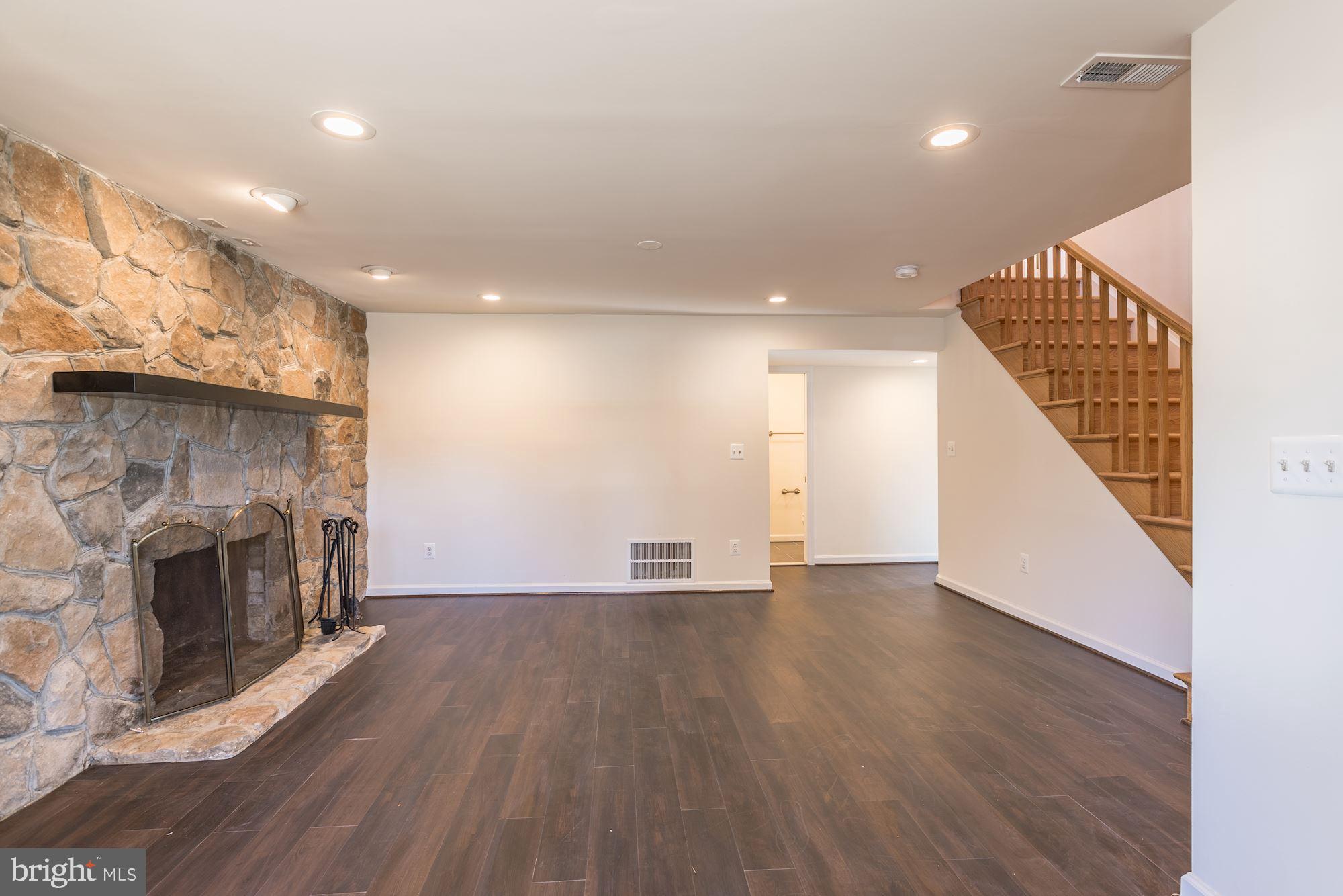 14301 Fullerton Road Woodbridge, VA 22193 - Photo 33 of 44 Gallery Image 33