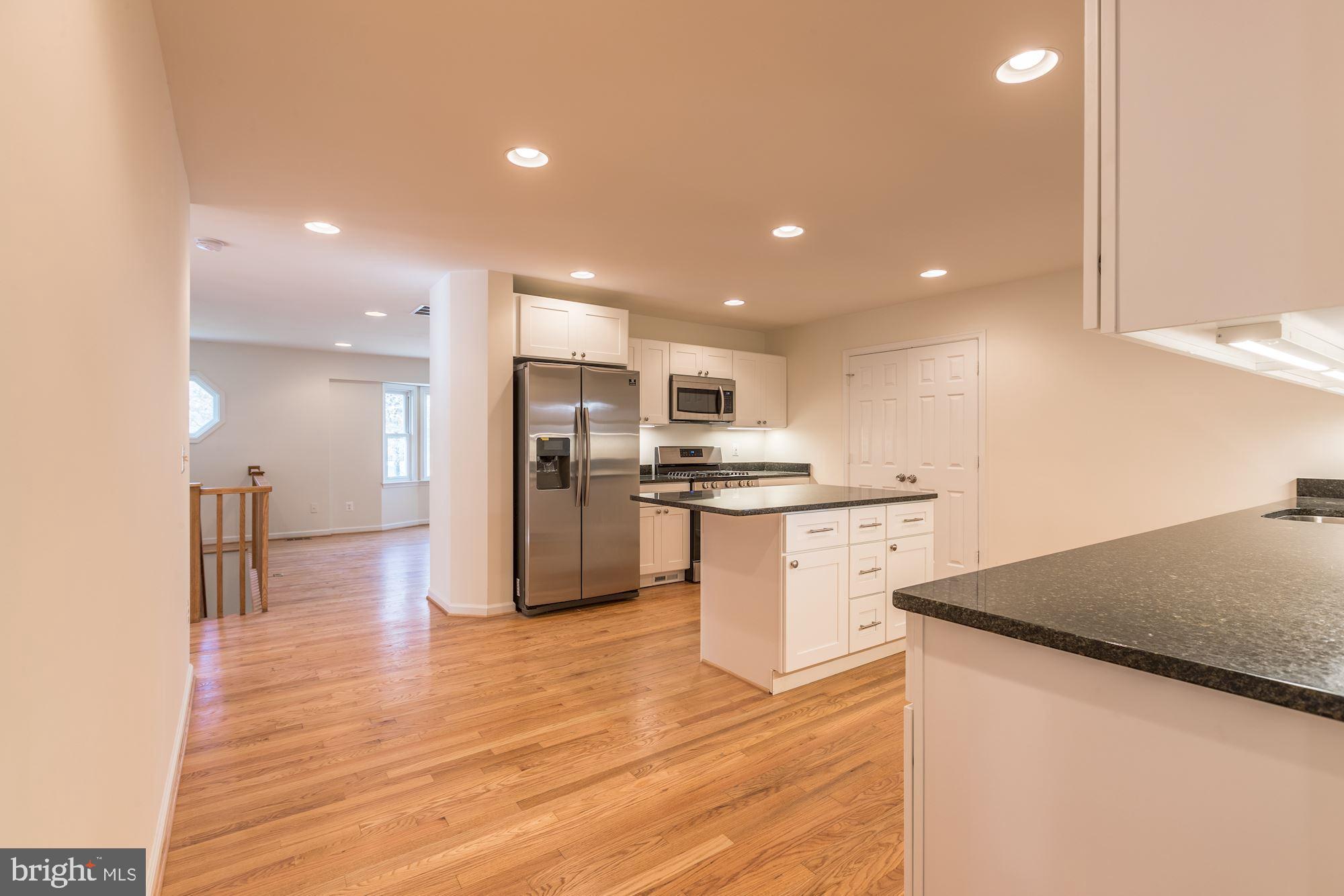 14301 Fullerton Road Woodbridge, VA 22193 - Photo 8 of 44 Gallery Image 8