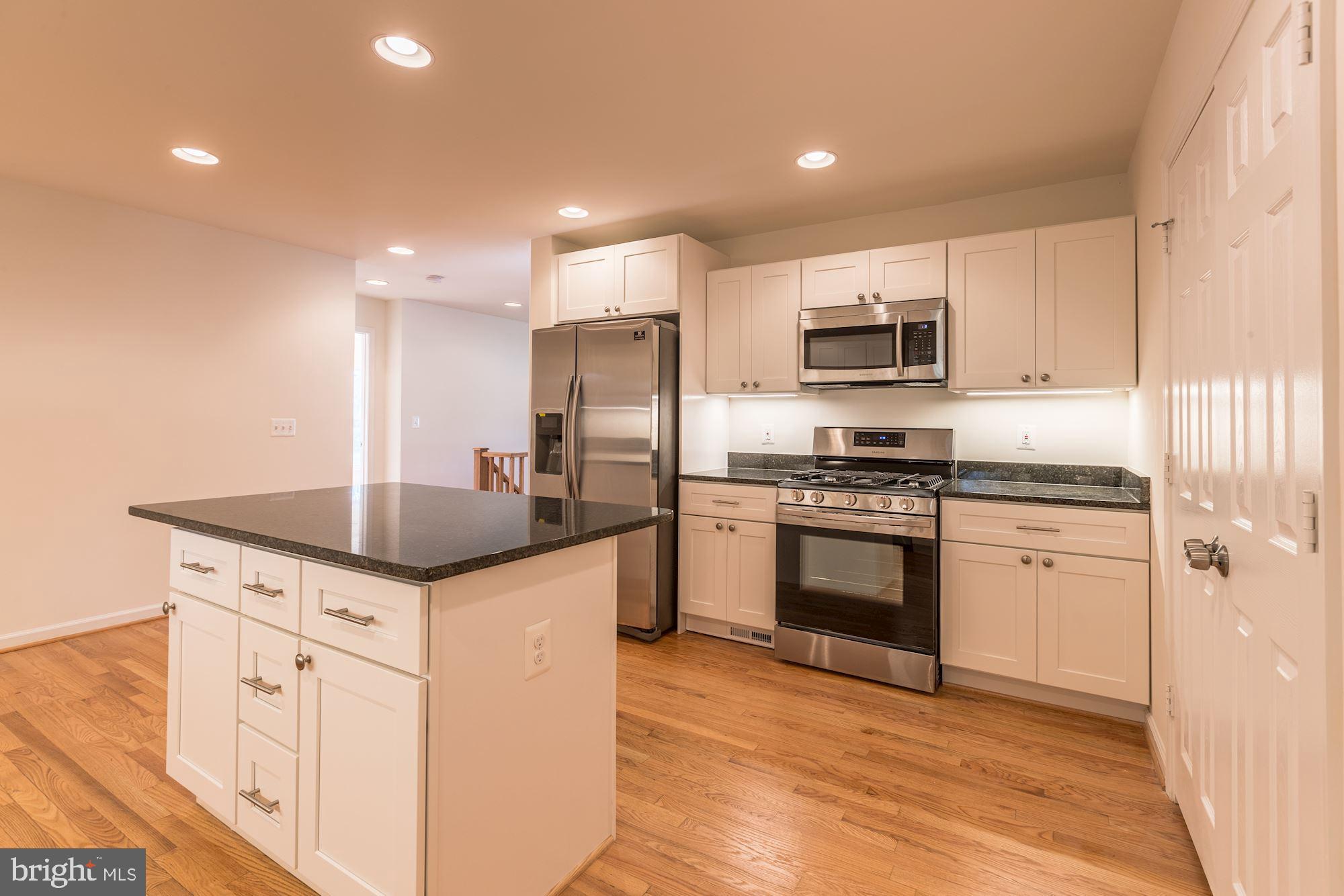 14301 Fullerton Road Woodbridge, VA 22193 - Photo 9 of 44 Gallery Image 9