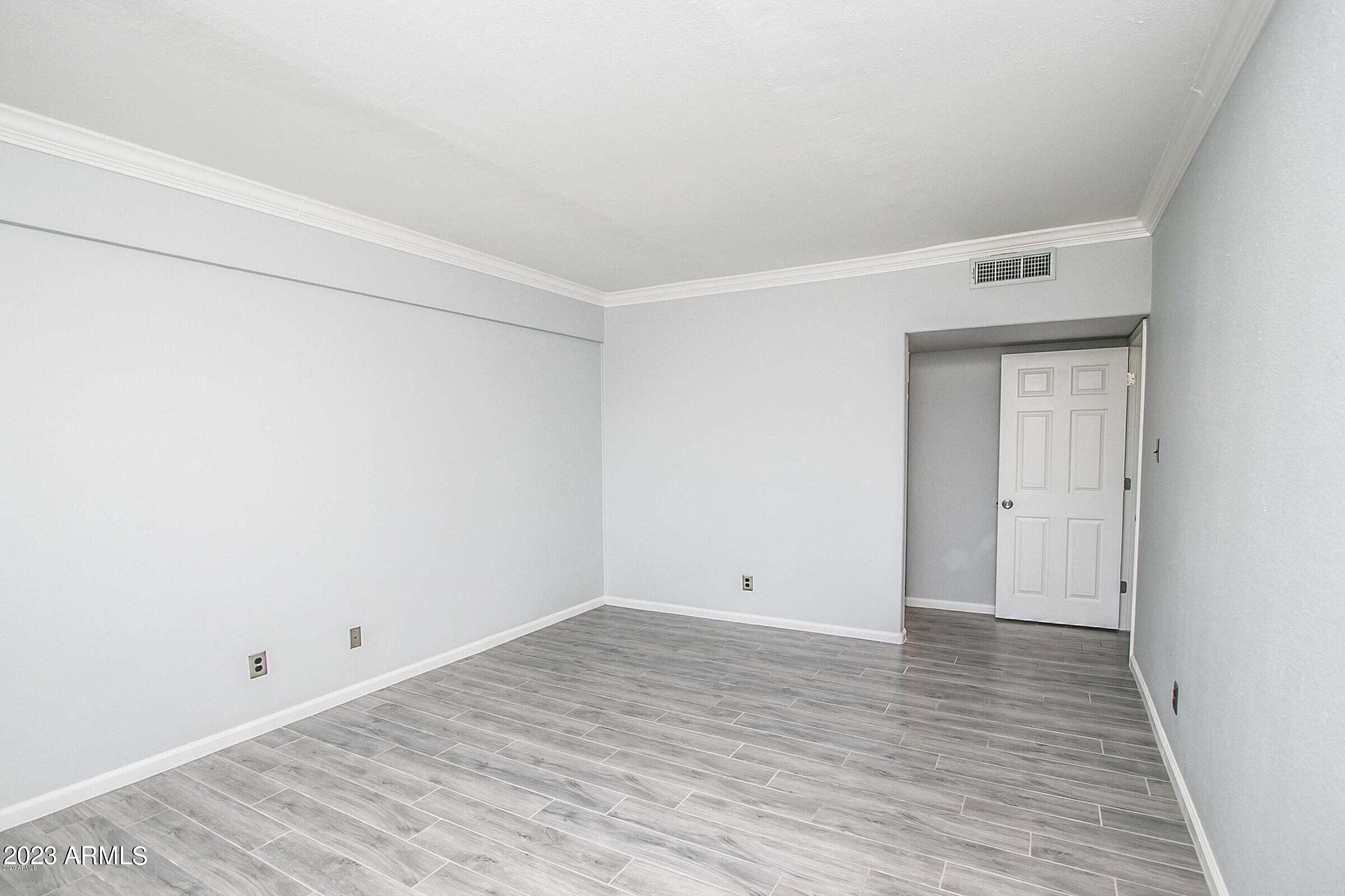 351 East Thomas Road, Unit D504 Phoenix, AZ 85012 - Photo 9 of 19 d504 - 9