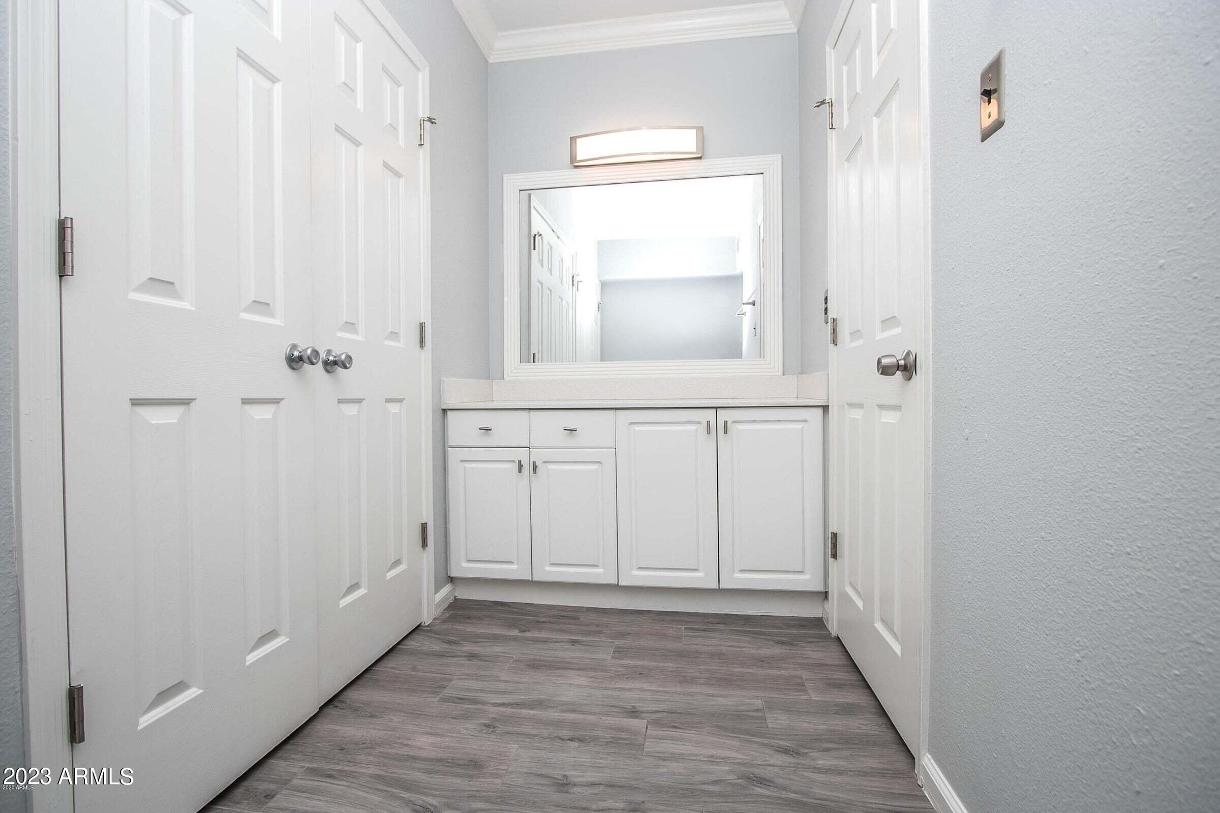 351 East Thomas Road, Unit D504 Phoenix, AZ 85012 - Photo 10 of 19 d504 - 10