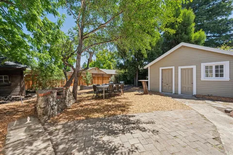 $1,495,000 | 17 10th Street, Petaluma, CA 94952
