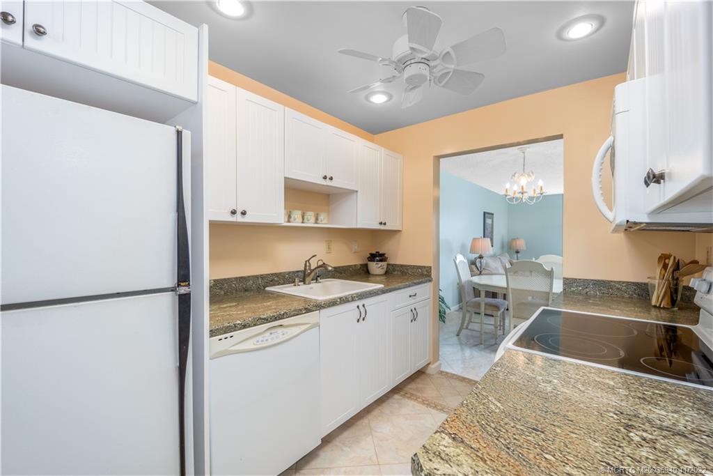 5323 Southeast Miles Grant Road, Unit J202 Stuart, FL 34997 - Photo 9 of 27 Gallery Image 9