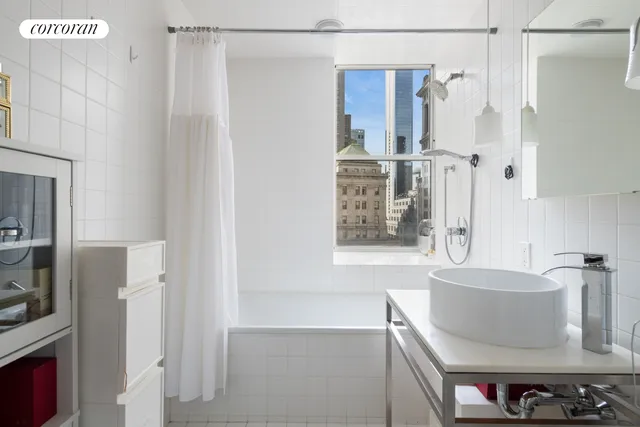 $2,200,000 | 15 Broad Street, Unit 2400 | Financial District