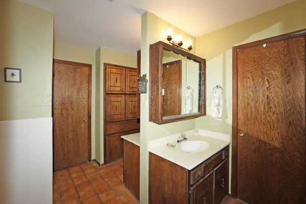 $1,095,000 | 103 South Shore Drive, Amarillo, TX 79118