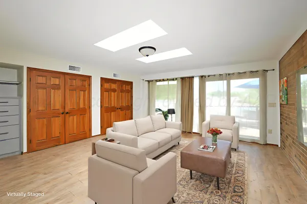 $1,095,000 | 103 South Shore Drive, Amarillo, TX 79118