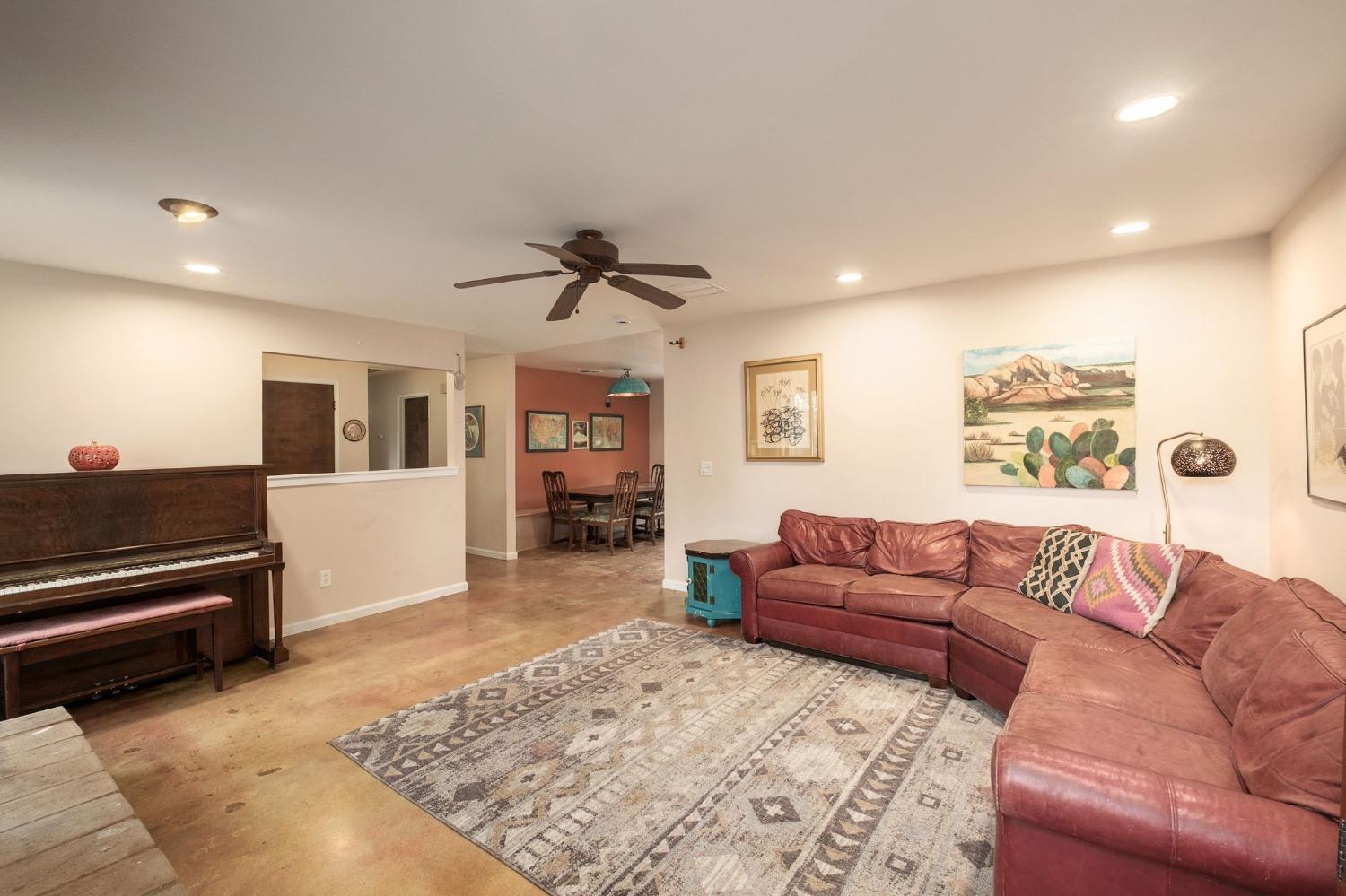 14221 Skyview Road Madera, CA 93636 - Photo 7 of 28 Gallery Image 7