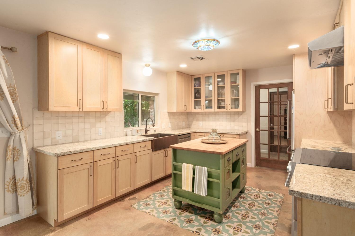 14221 Skyview Road Madera, CA 93636 - Photo 9 of 28 Gallery Image 9