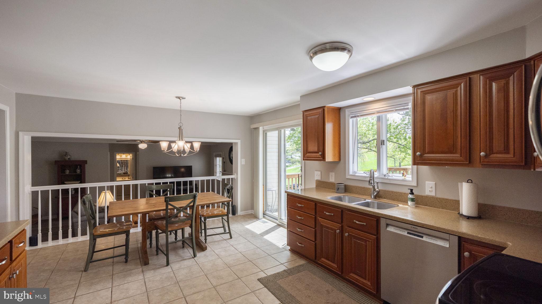 11420 Hawkes Road Clarksburg, MD 20871 - Photo 14 of 39 Kitchen