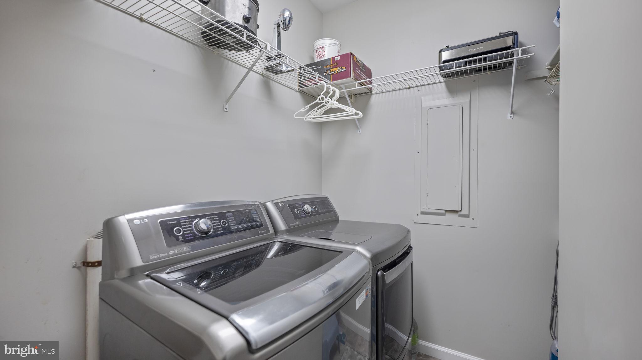 11420 Hawkes Road Clarksburg, MD 20871 - Photo 19 of 39 Laundry room