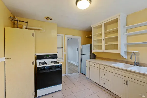 $950,000 | 12 Daniels Avenue, Vallejo, CA 94590