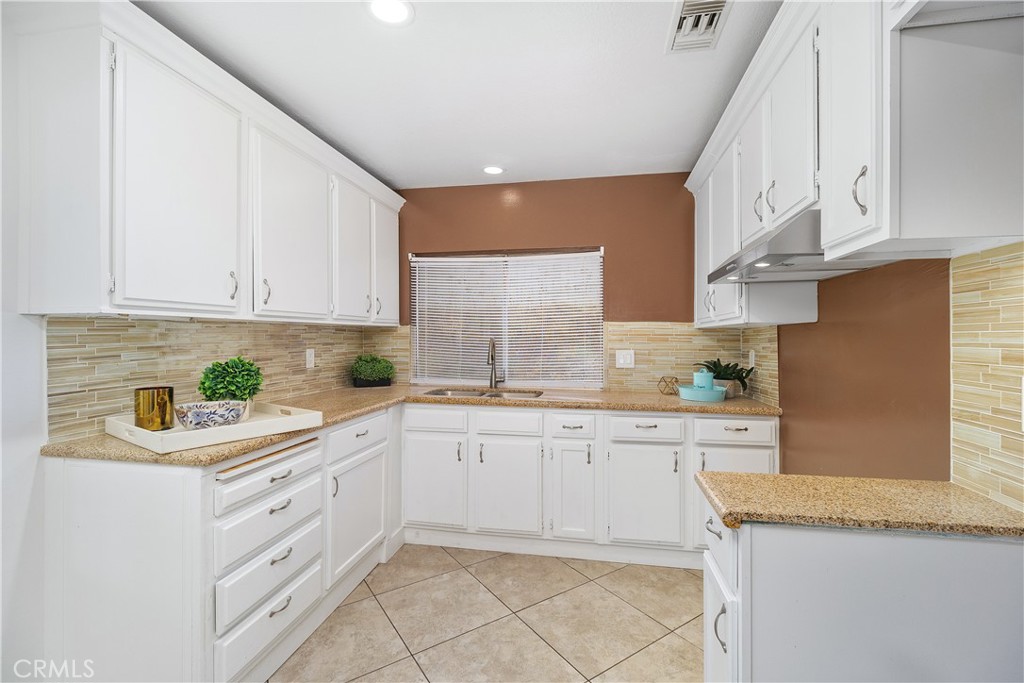 6897 Crest Avenue Riverside, CA 92503 - Photo 12 of 26