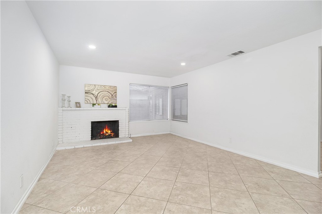 6897 Crest Avenue Riverside, CA 92503 - Photo 5 of 26