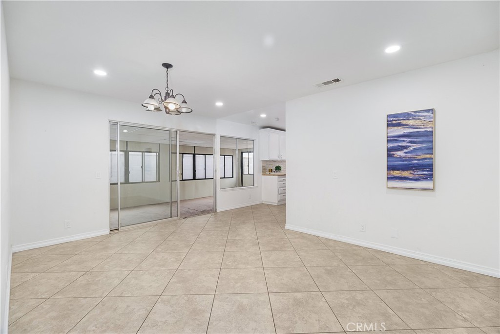 6897 Crest Avenue Riverside, CA 92503 - Photo 8 of 26