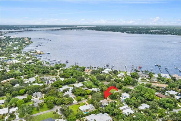 $780,000 | 217 East Oriole Avenue, Stuart, FL 34996
