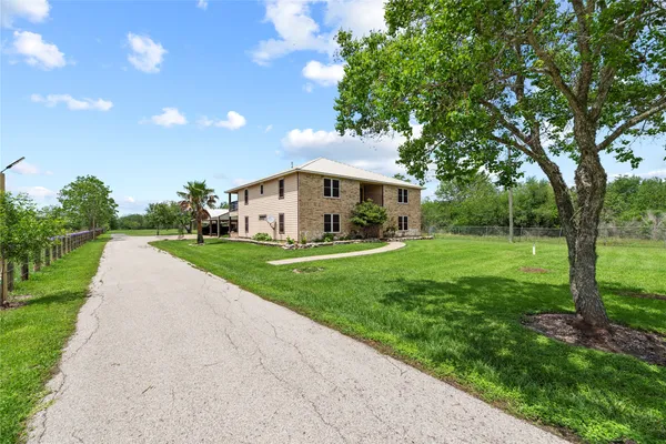 $1,000,000 | 523 Moore Bar Road, Rosenberg, TX 77471