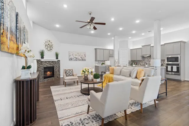 $669,000 | 5803 Manning Hollow Lane, Sugar Land, TX 77479