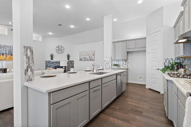 $669,000 | 5803 Manning Hollow Lane, Sugar Land, TX 77479