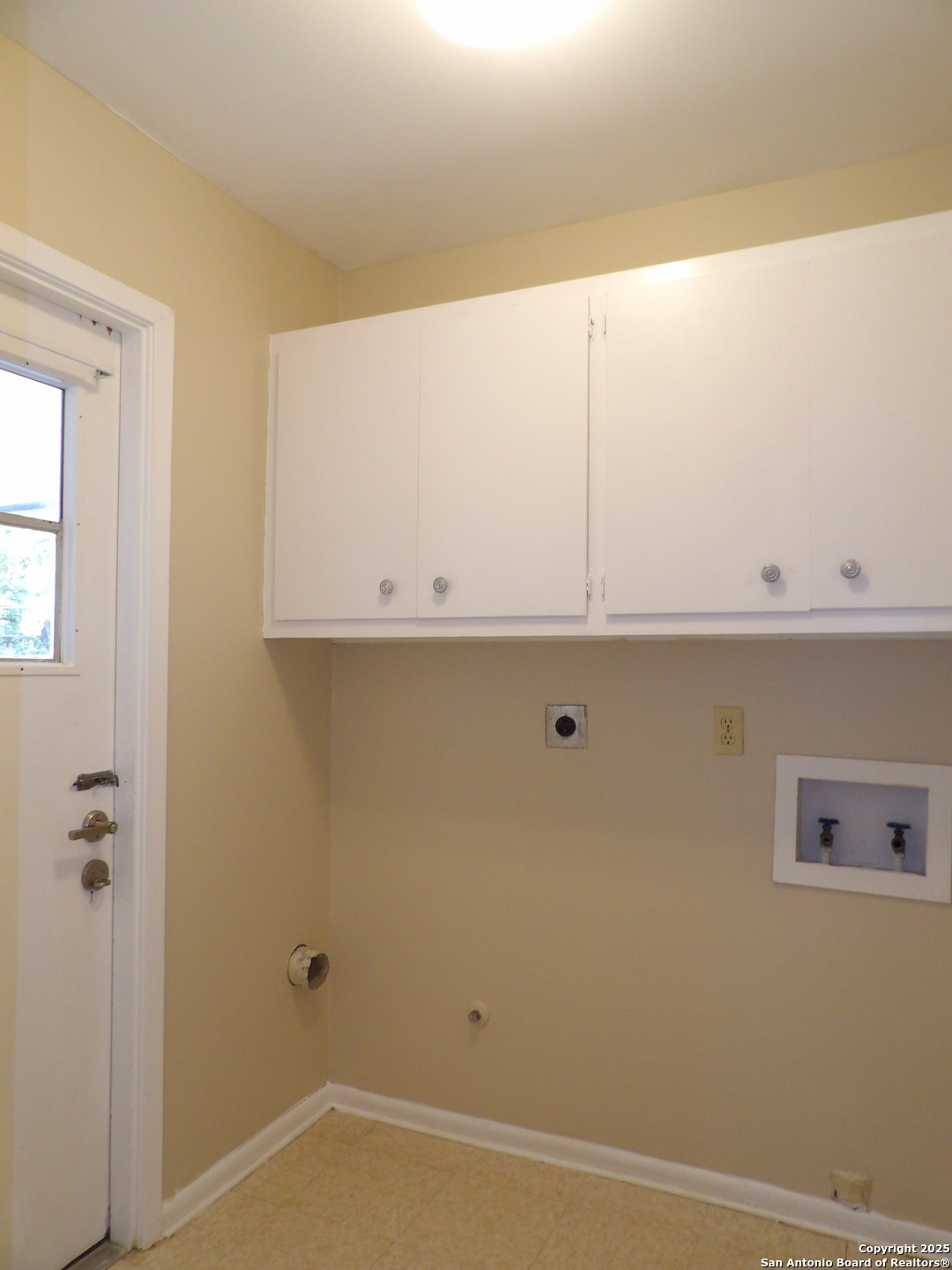 5637 Walzem Road Windcrest, TX 78218 - Photo 7 of 21