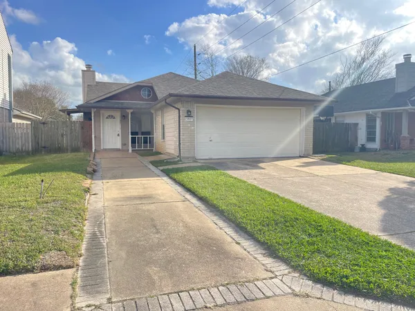 $1,750 | 15807 Beechnut Street, Houston, TX 77083