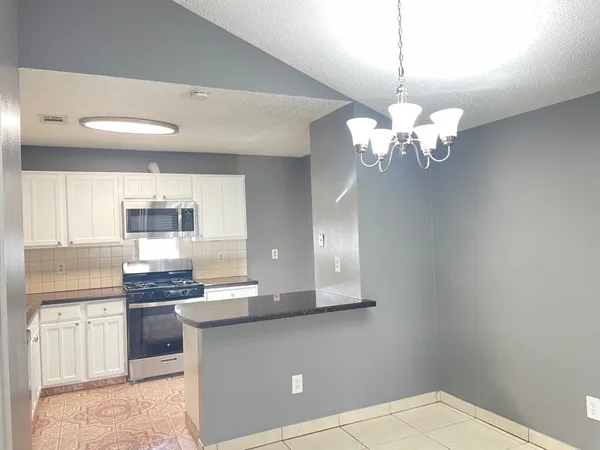$1,750 | 15807 Beechnut Street, Houston, TX 77083