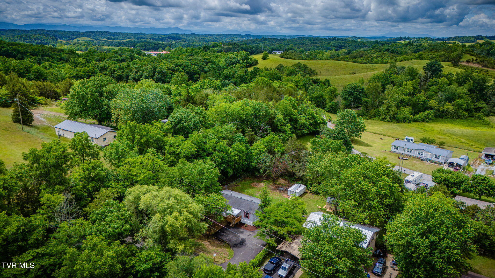 229 Alpine Loop Mosheim, TN 37818 - Photo 36 of 38 102