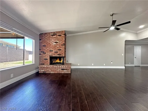 $2,300 | 2414 La Casa Drive, Henderson, NV 89014