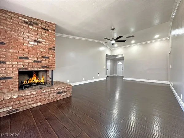 $2,300 | 2414 La Casa Drive, Henderson, NV 89014