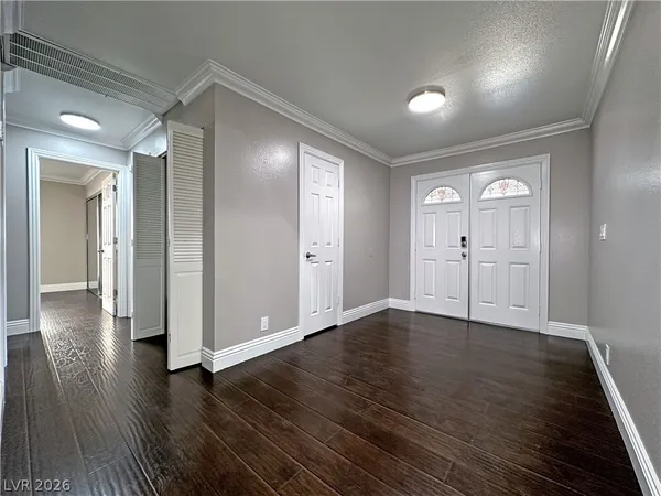 $2,300 | 2414 La Casa Drive, Henderson, NV 89014