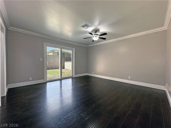 $2,300 | 2414 La Casa Drive, Henderson, NV 89014