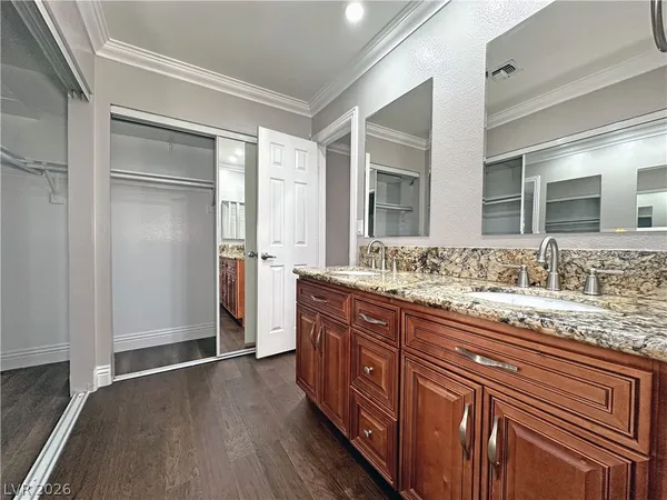 $2,300 | 2414 La Casa Drive, Henderson, NV 89014