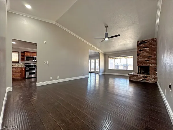 $2,300 | 2414 La Casa Drive, Henderson, NV 89014