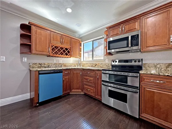 $2,300 | 2414 La Casa Drive, Henderson, NV 89014