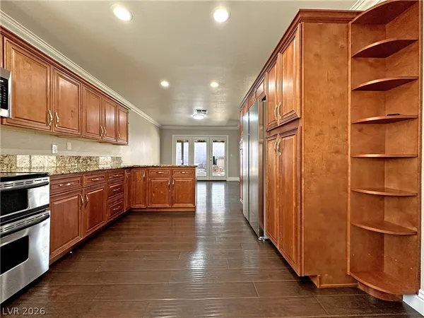 $2,300 | 2414 La Casa Drive, Henderson, NV 89014