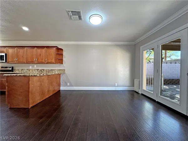 $2,300 | 2414 La Casa Drive, Henderson, NV 89014